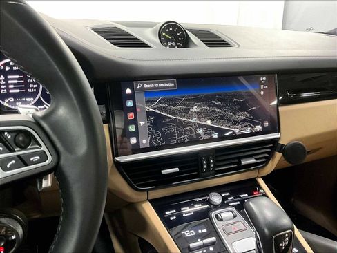 Used 2023 Porsche Cayenne Turbo S image 19