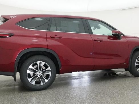 New 2026 Toyota Highlander XLE image 26