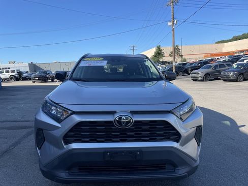 Certified 2019 Toyota RAV4 LE w/ Carpet Mat Package AWD/4WD image 5
