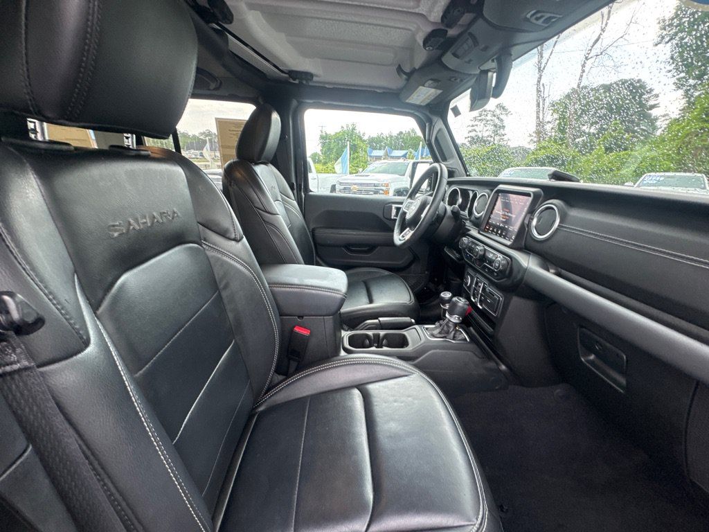 Used 2023 Jeep Wrangler Unlimited Sahara w/ Cold Weather Group AWD/4WD image 8