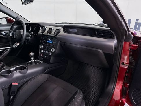 Used 2018 Ford Mustang GT RWD image 32