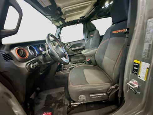Used 2021 Jeep Gladiator Mojave w/ Cold Weather Group image 13