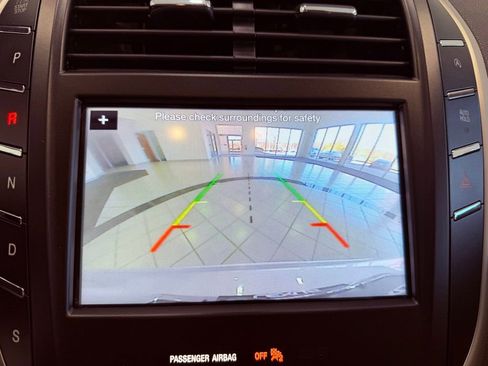 Used 2017 Lincoln MKC Premiere image 23