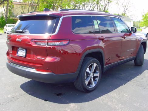 Used 2023 Jeep Grand Cherokee L Limited AWD/4WD image 2