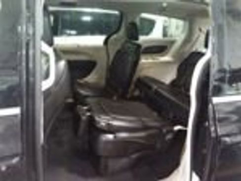 Used 2023 Chrysler Pacifica Touring-L FWD image 24
