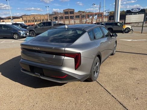 New 2025 Kia K4 LXS image 7