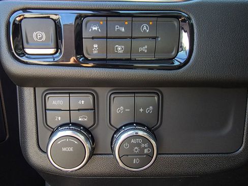 New 2026 GMC Yukon XL Elevation image 13