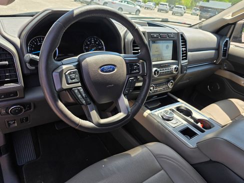 Used 2019 Ford Expedition XLT w/ Equipment Group 202A image 6