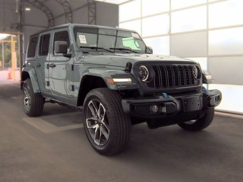 Used 2024 Jeep Wrangler Unlimited w/ Convenience Group AWD/4WD image 1