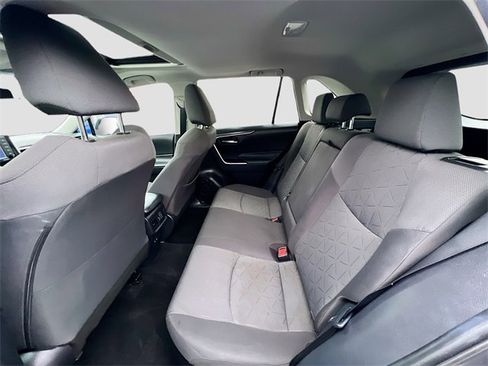 Used 2020 Toyota RAV4 XLE image 23