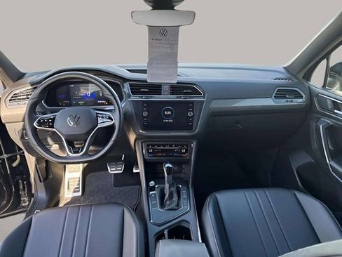 Certified 2023 Volkswagen Tiguan SE R-Line image 9