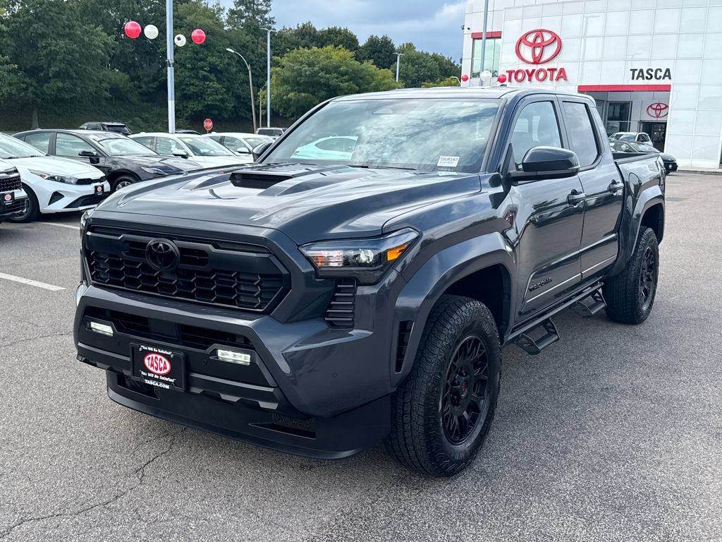 Used 2026 Toyota Tacoma TRD Sport w/ TRD Sport Upgrade Package AWD/4WD image 3