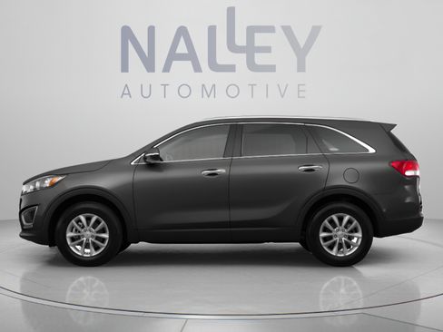 Used 2017 Kia Sorento AWD image 2