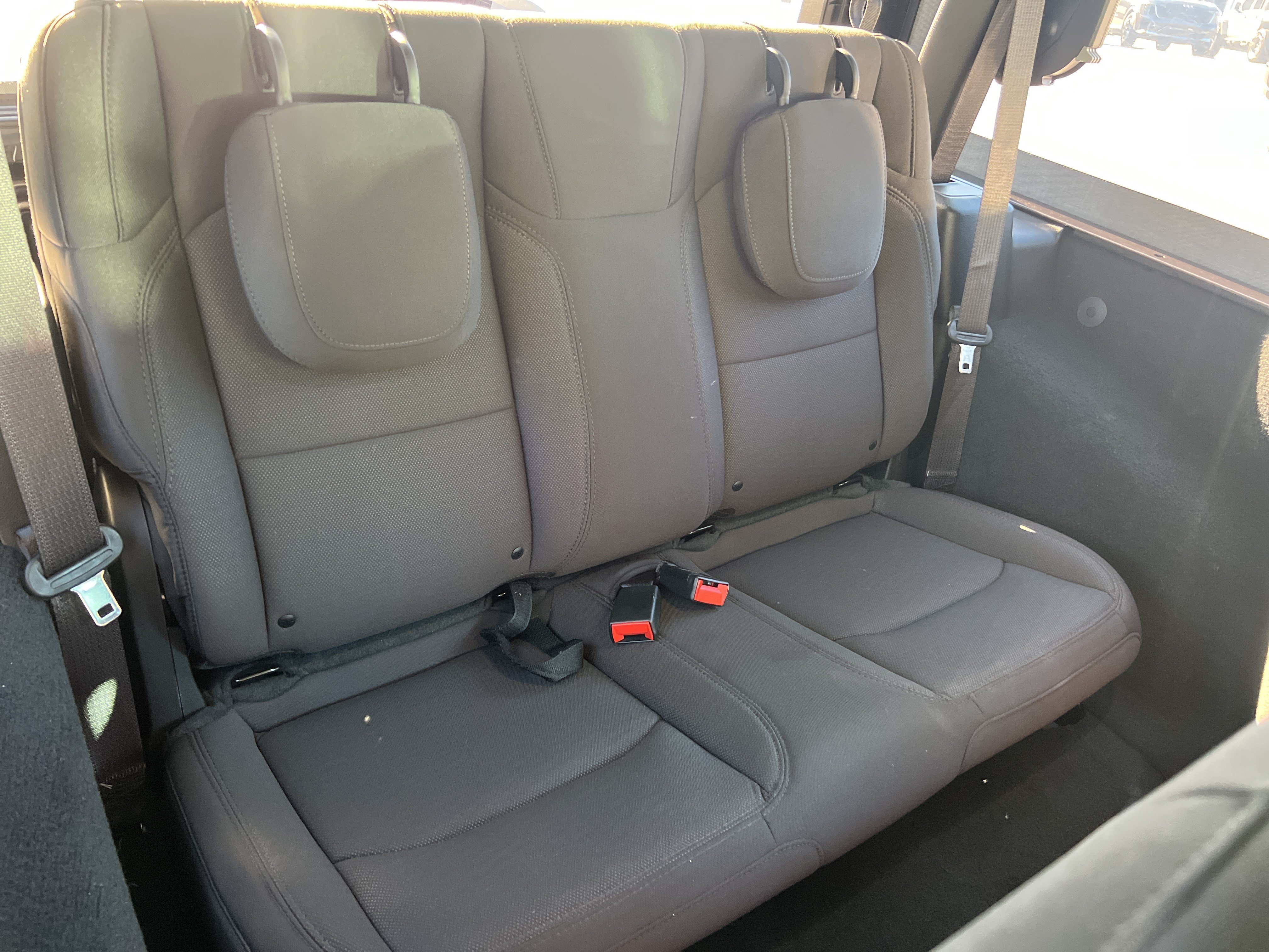 Used 2022 Jeep Wrangler Sport AWD/4WD image 17