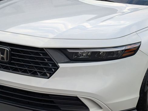 Used 2023 Honda Accord EX image 11