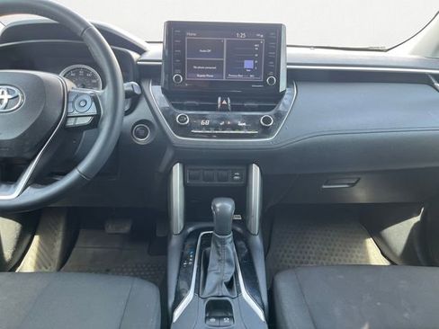 Used 2022 Toyota Corolla Cross LE image 12