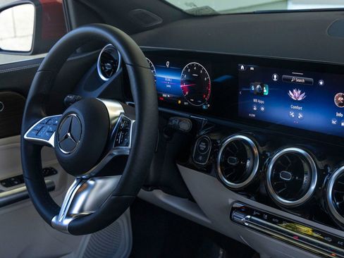 Used 2026 Mercedes-Benz GLA 250 image 29