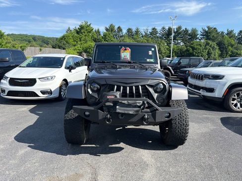 Used 2016 Jeep Wrangler Unlimited Sahara AWD/4WD image 2