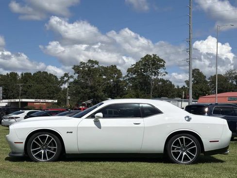 Used 2023 Dodge Challenger R/T RWD image 11