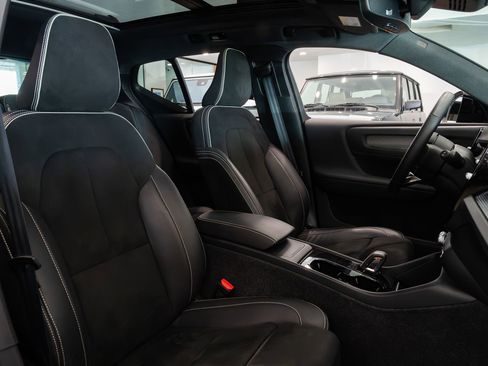 Used 2022 Volvo XC40 P8 Recharge Plus AWD/4WD image 24