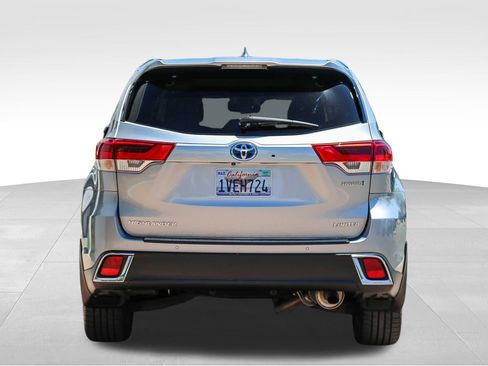 Used 2018 Toyota Highlander Limited Platinum AWD/4WD image 5