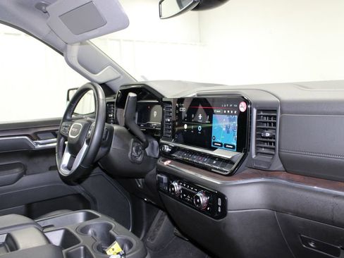 Used 2025 GMC Sierra 1500 SLT image 26