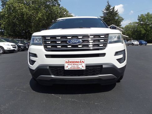 Used 2016 Ford Explorer XLT AWD/4WD image 3