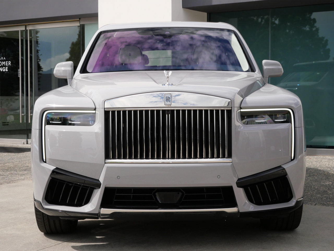 Used 2025 Rolls-Royce Cullinan AWD/4WD image 5
