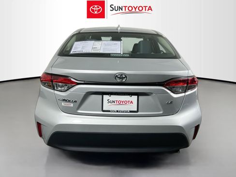 Used 2026 Toyota Corolla LE FWD image 5