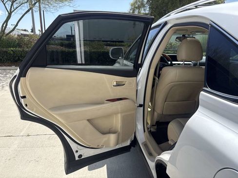 Used 2011 Lexus RX 350 2WD w/ Premium Pkg image 12
