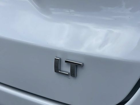 Used 2025 Chevrolet Trax LT w/ Driver Confidence Package FWD image 37