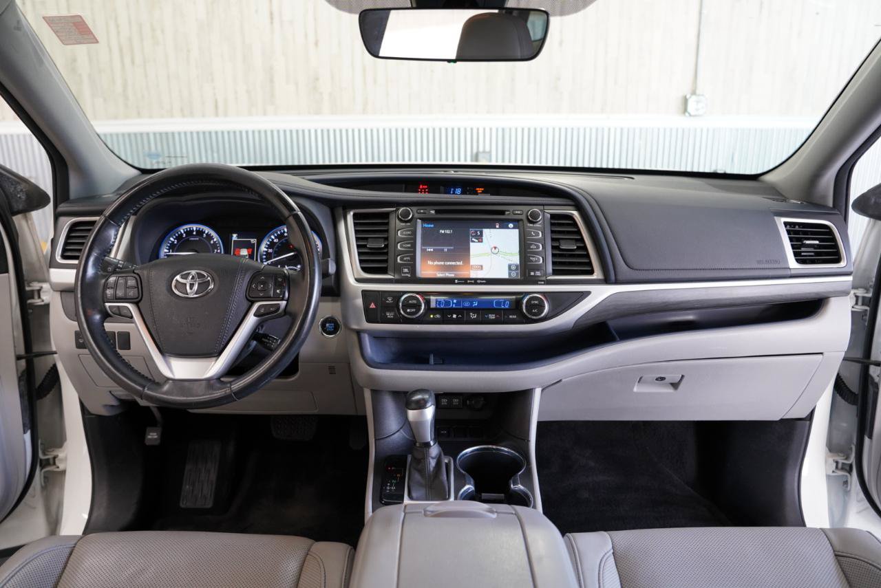 Used 2017 Toyota Highlander Limited FWD image 17