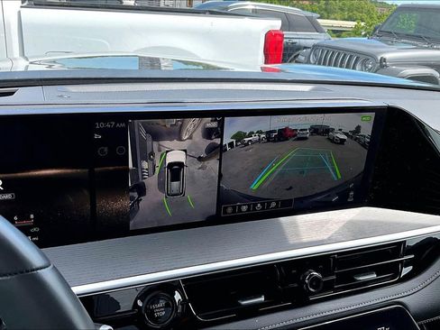 Used 2025 INFINITI QX80 Sensory AWD/4WD image 17