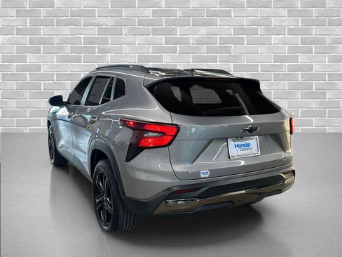 Used 2024 Chevrolet Trax ACTIV w/ Driver Confidence Package image 3