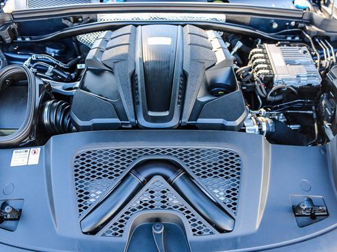 Used 2020 Porsche Macan S image 27