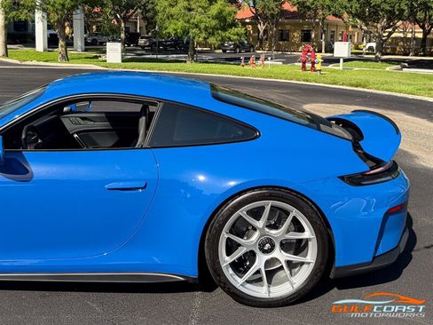 Used 2025 Porsche 911 GT3 RWD image 46