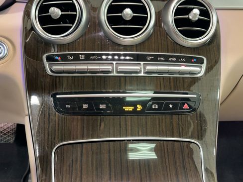 Used 2020 Mercedes-Benz GLC 300 image 26