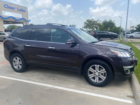 Used 2015 Chevrolet Traverse LT w/ Traveler's Package AWD/4WD image 3
