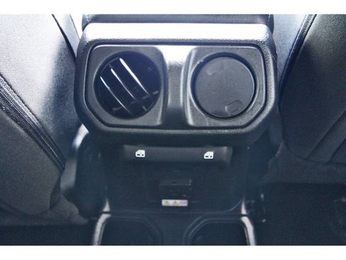 Used 2023 Jeep Gladiator Sport AWD/4WD image 15