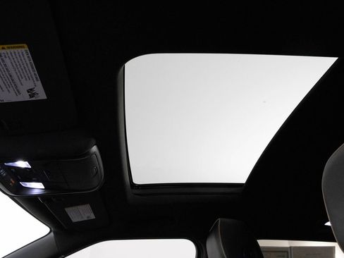 Used 2020 Chevrolet Blazer Premier w/ Driver Confidence II Package image 32