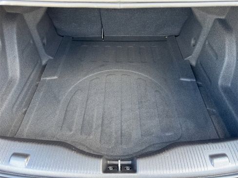 Used 2017 Chevrolet Cruze LT w/ Sun And Sound Package image 21