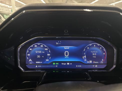 Used 2024 Chevrolet Silverado 2500 LTZ w/ LTZ Convenience Package image 16