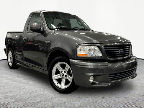 Used 2004 Ford F150 Lightning RWD image 3