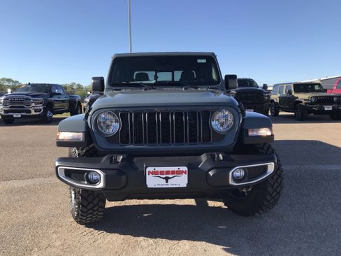 New 2025 Jeep Gladiator Sport image 41