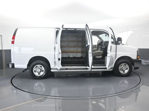 Used 2024 Chevrolet Express 2500 w/ Driver Convenience Package image 64