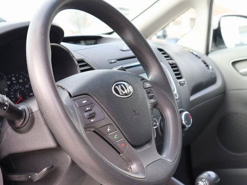 Used 2017 Kia Forte LX image 24