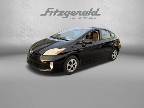 Used 2014 Toyota Prius Two FWD image 2