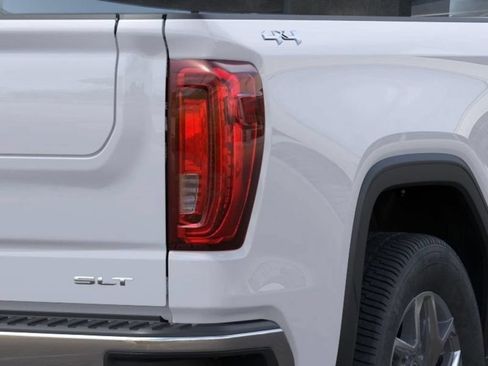 Used 2026 GMC Sierra 1500 SLT w/ SLT Premium Plus Package AWD/4WD image 11