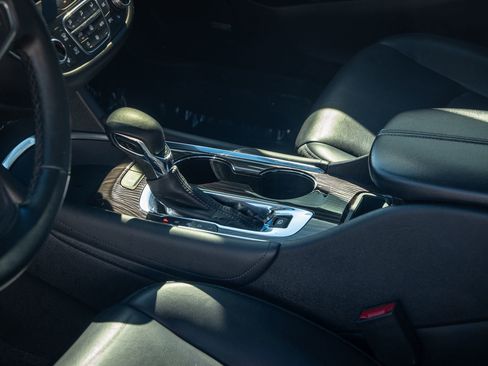 Used 2024 Chevrolet Malibu LT image 36