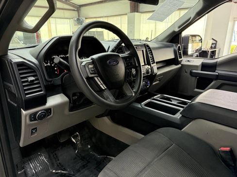 Used 2017 Ford F150 XL w/ Equipment Group 101A Mid AWD/4WD image 19